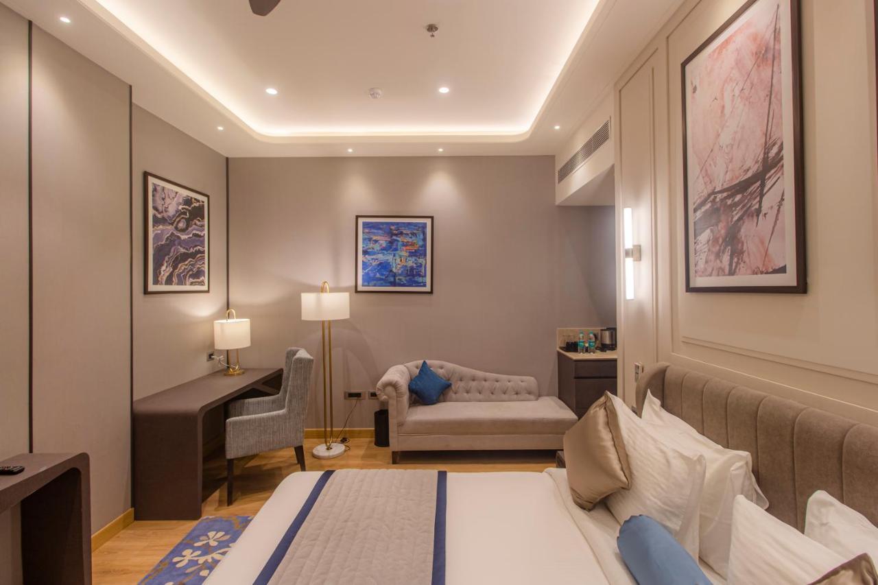 The Cove Wing Hotel Panchkula Esterno foto
