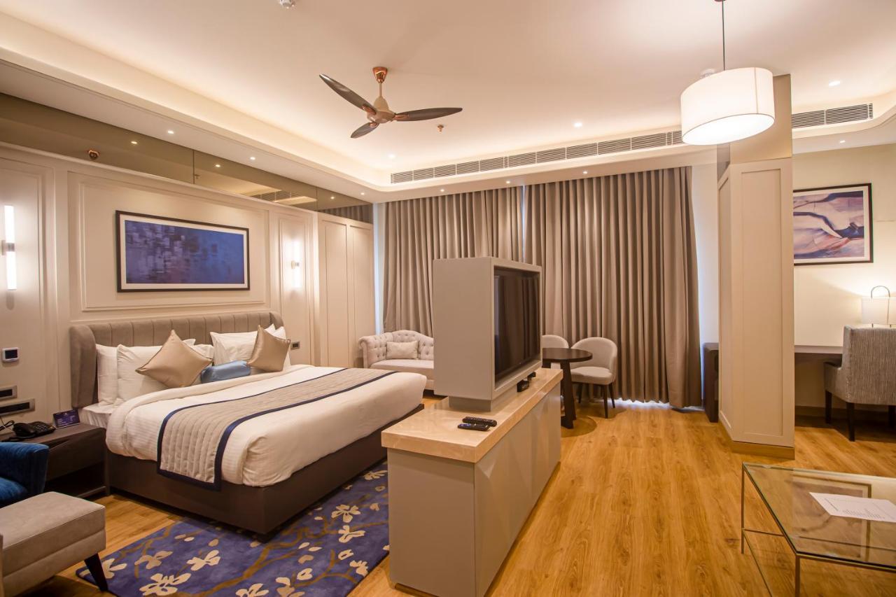 The Cove Wing Hotel Panchkula Esterno foto