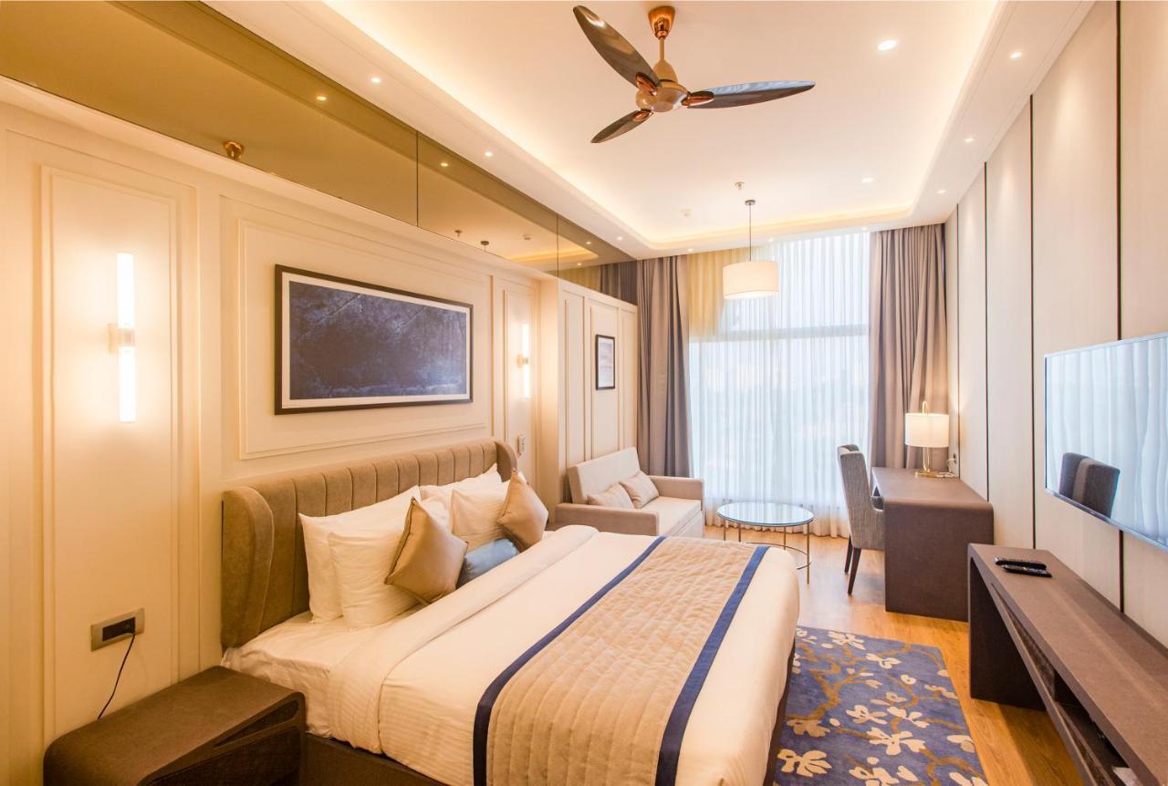 The Cove Wing Hotel Panchkula Esterno foto