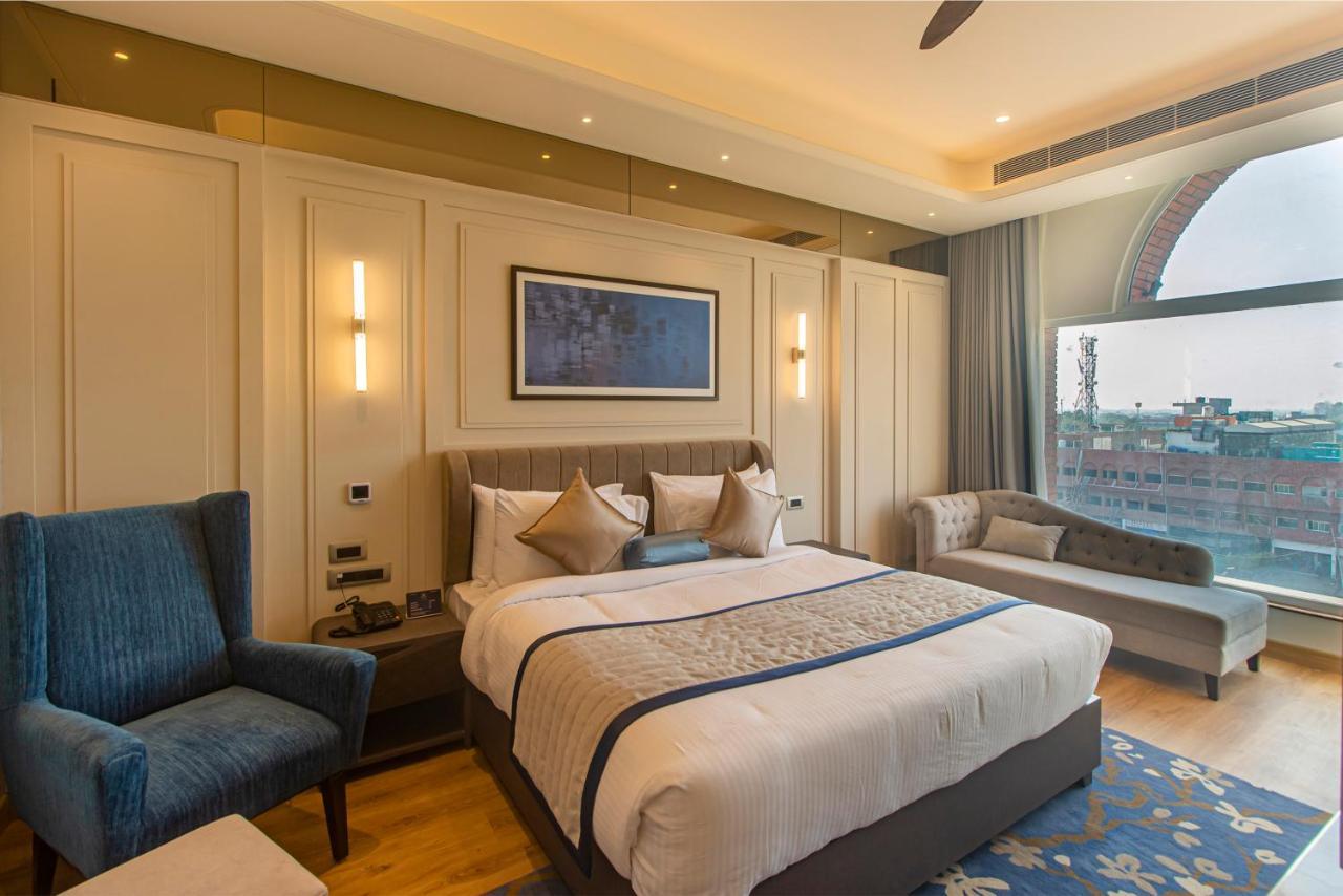 The Cove Wing Hotel Panchkula Esterno foto