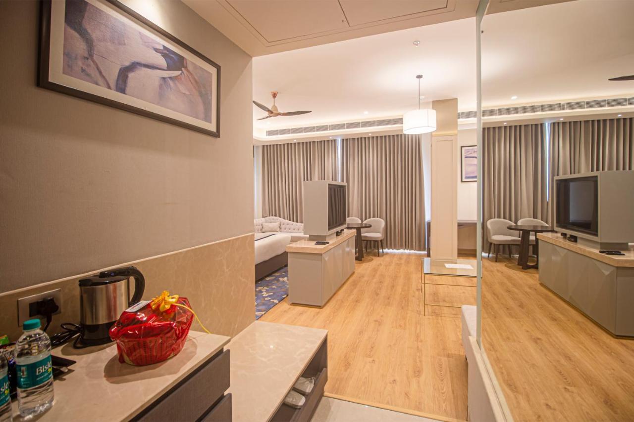The Cove Wing Hotel Panchkula Esterno foto
