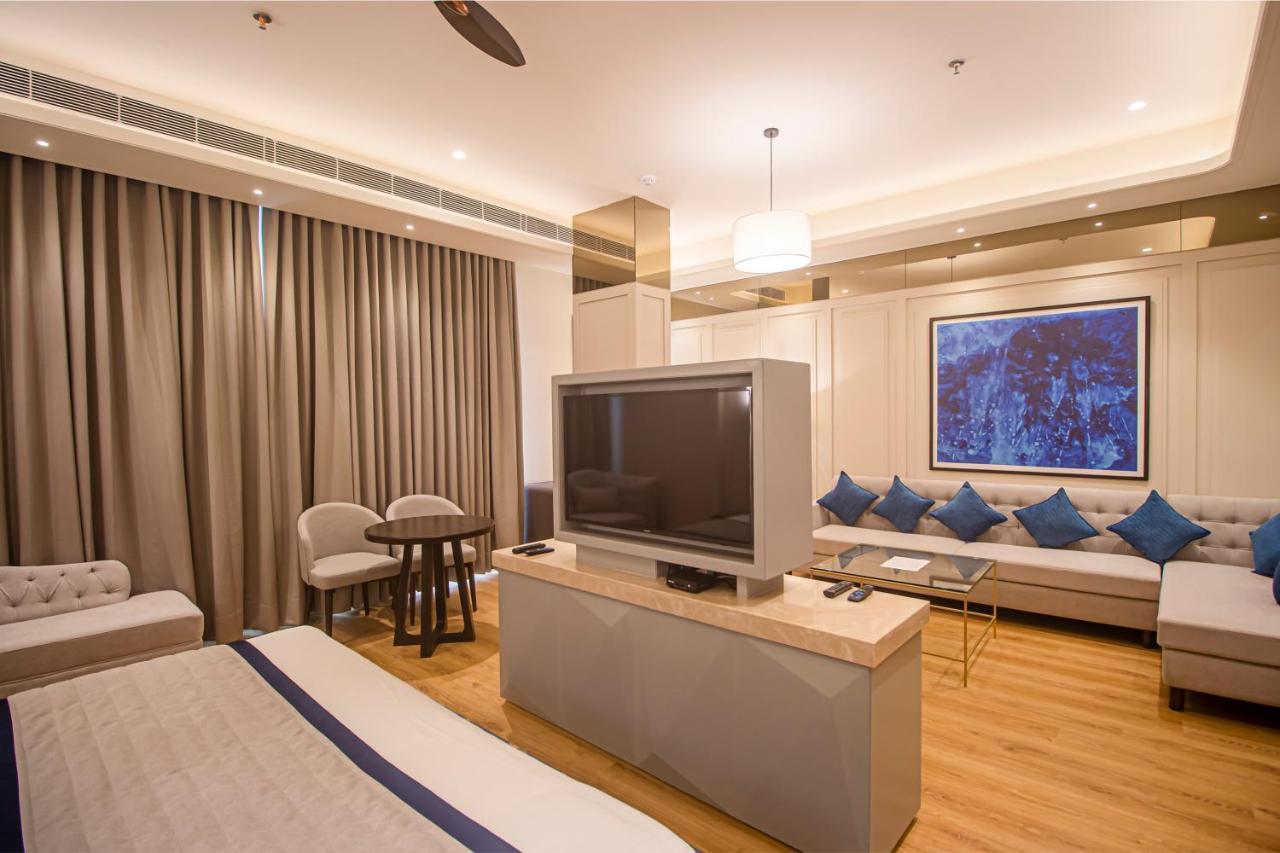 The Cove Wing Hotel Panchkula Esterno foto